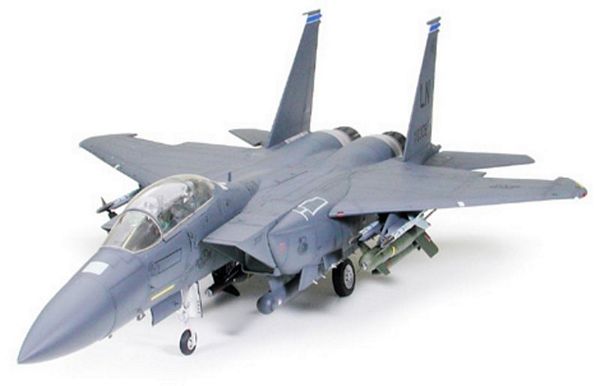Tamiya 60312 F-15E Strike Eagle