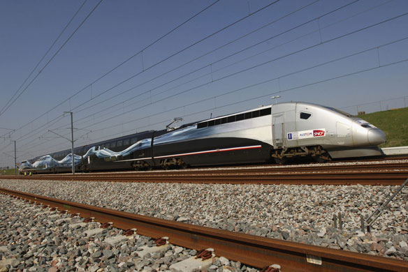 Click on this picture to see video of the World Train Speed record by one TGV at over 570 Km/h