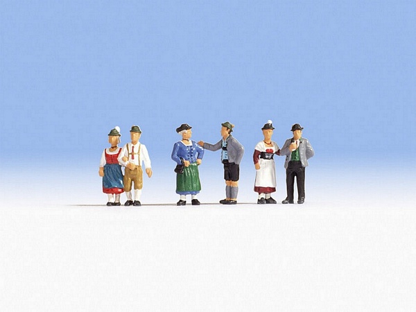 Noch NO15578 People in Traditional Costume for H0