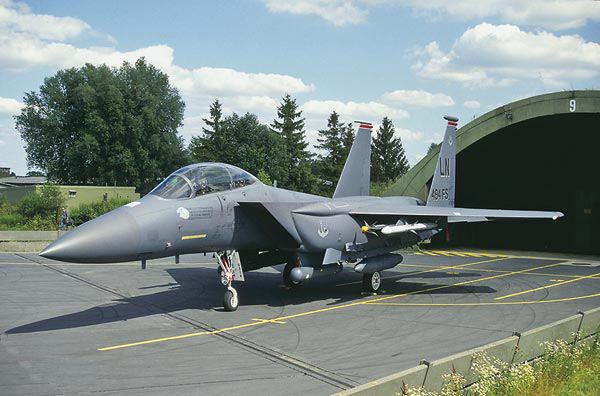Revell 06649 1-100 F-15 E Strike Eagle Easykit
