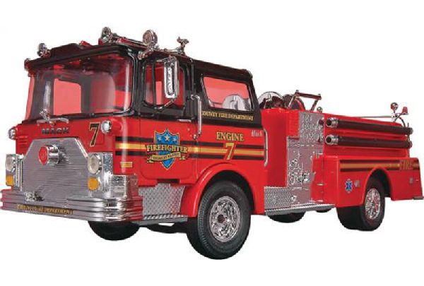 Revell 851225 Mack Fire Pumper