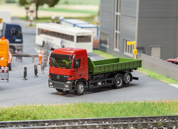 Faller 161481 Lorry MB Actros LH96 Roll off Container HERPA