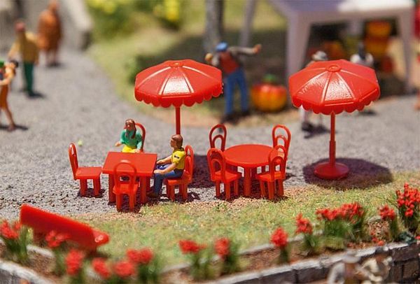 Faller 180910 Sun umbrellas tables benches