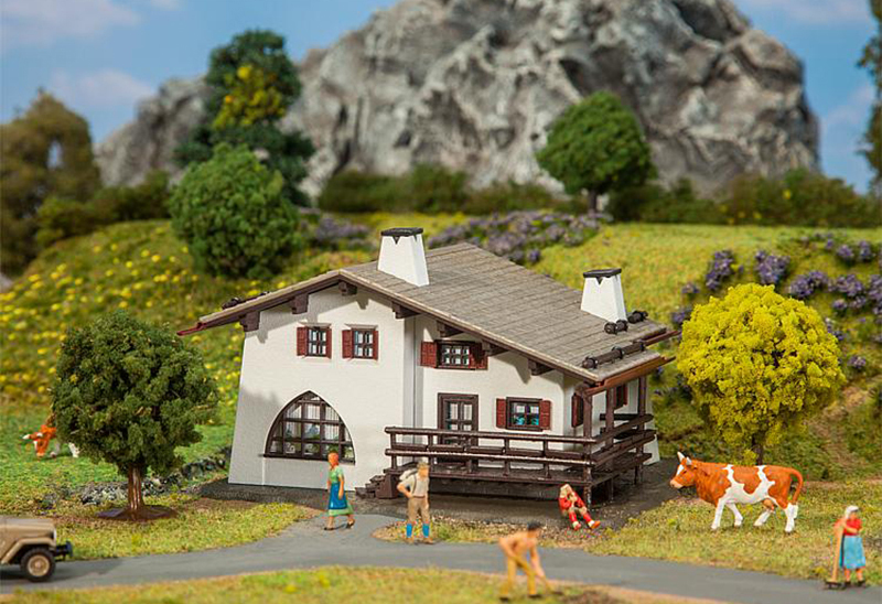 Faller Modelleisenbahn Gebäude 2 Kleinstadthäuser mit Erker