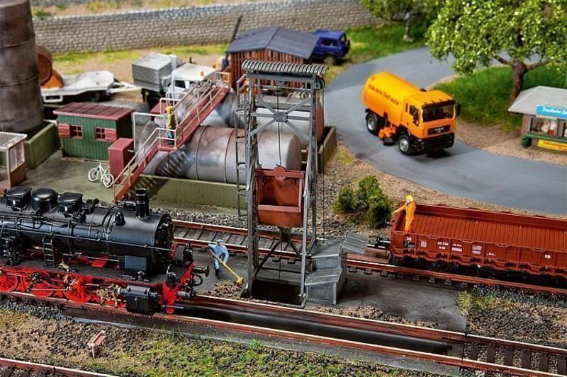 Faller FA120242 | HO Goods sheds Water Towers acc