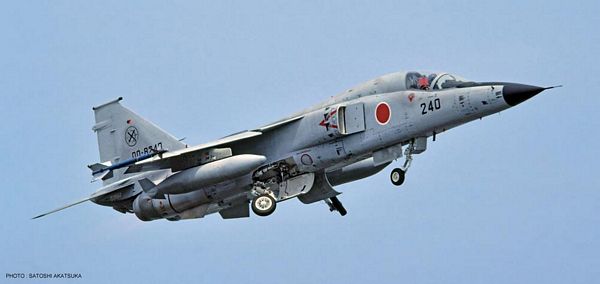 Hasegawa 07354 Mitsubishi F1 6SQ Sea Camouflage