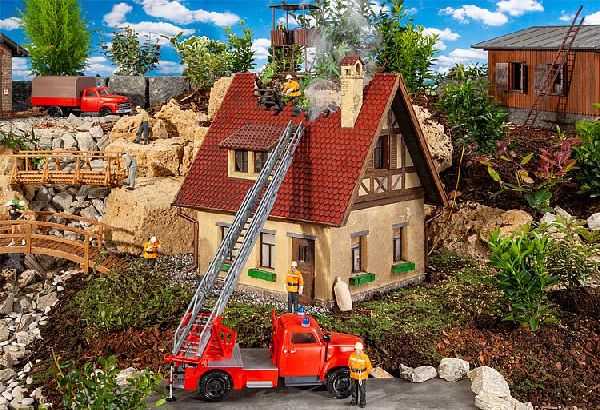 Pola 331090 House in Fire