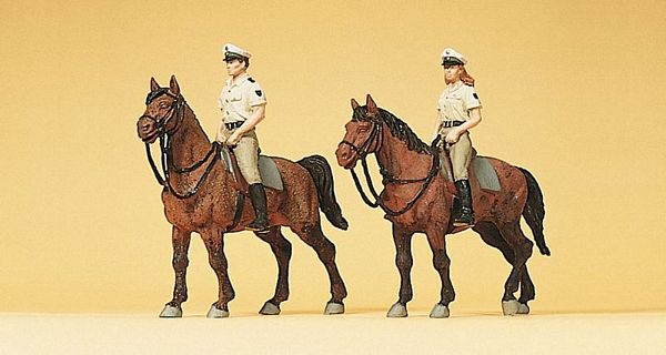 Preiser 10389 Police on horseback Germany