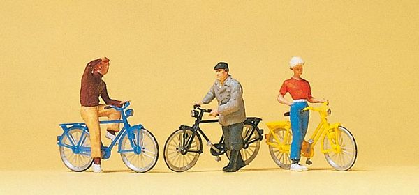 Preiser 10515 Cyclists waiting at the rail road crossing
