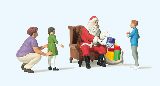 Preiser 10763 Father Christmas Sitting in Chair Mother with Children