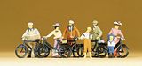 Preiser 12129 Standing cyclists Around 1900