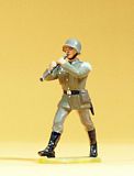 Preiser 56086 Soldier Musician Marching with Clarinet