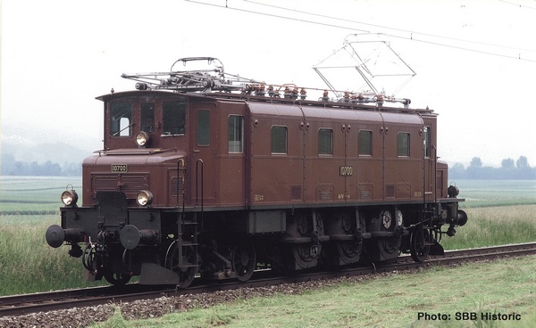 Roco 70089 Electric locomotive Ae 3 6I 10700