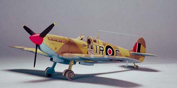 Tamiya 61035M Super MC Spitfire Mk Vb Trop