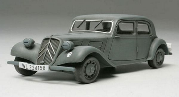 Tamiya 32517 Citroen 11CV Staff Car