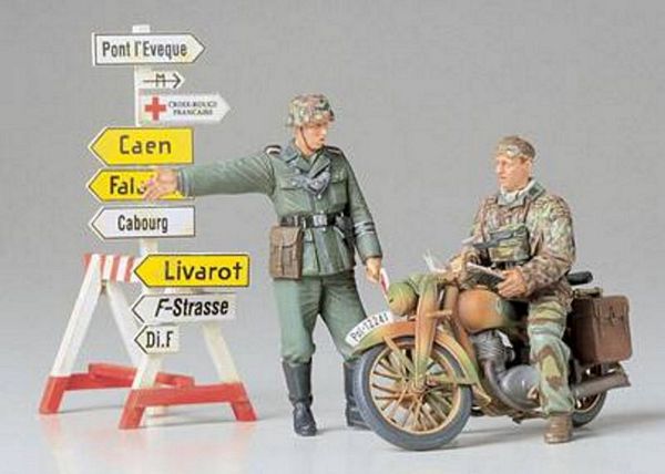 Tamiya 35241 German Motorcycle Orderly Set