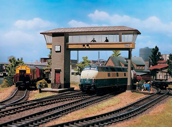 Vollmer 45739 Gantry Mounted Signal Box East