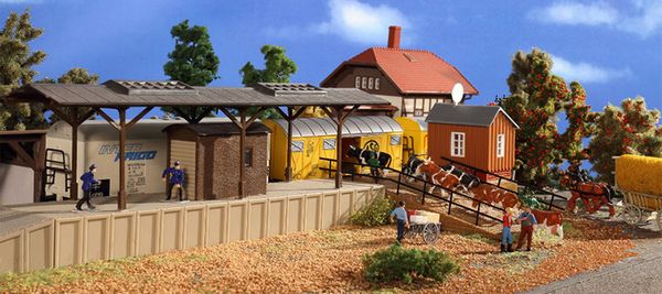 Vollmer 43631 Platform with Loading Ramp and Outhouse
